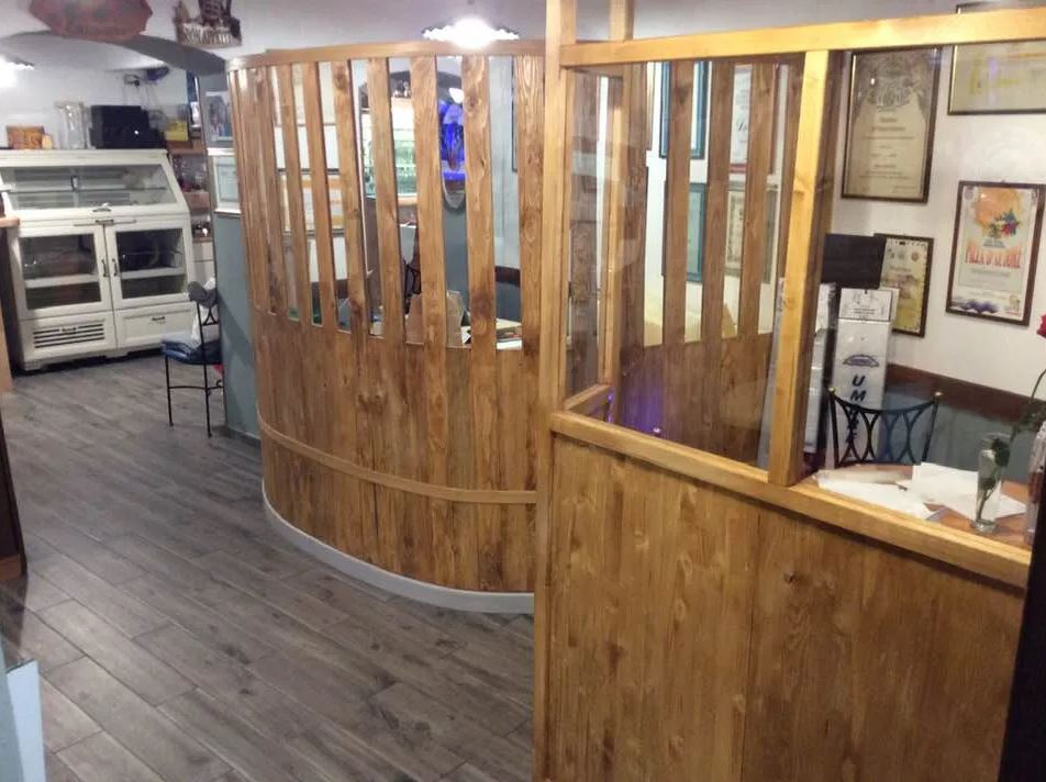 separatori sala con tavoli da pranzo