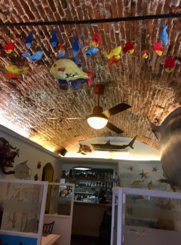 sala ristorante con decorazioni