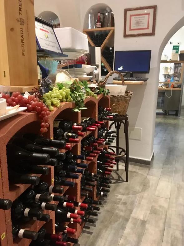 cantina vini ristorante