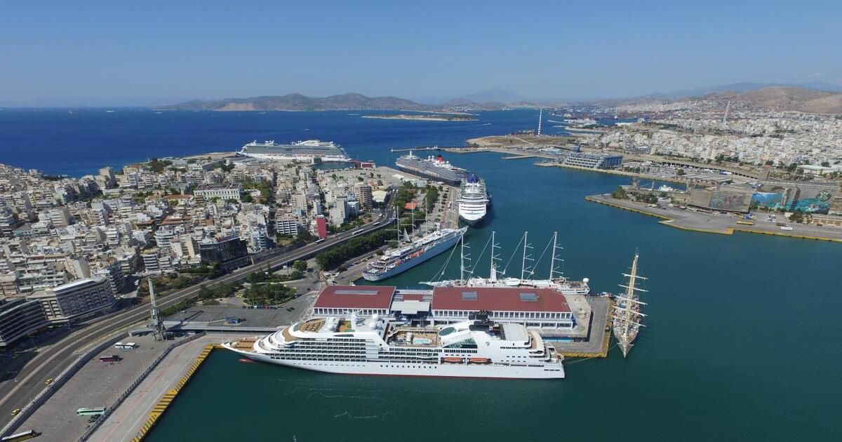 Piraeus Port Private Transfers CarsMinivanVan