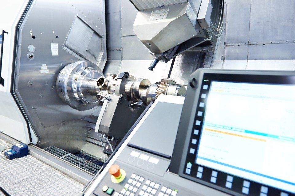 macchina CNC per lavorazioni metalliche