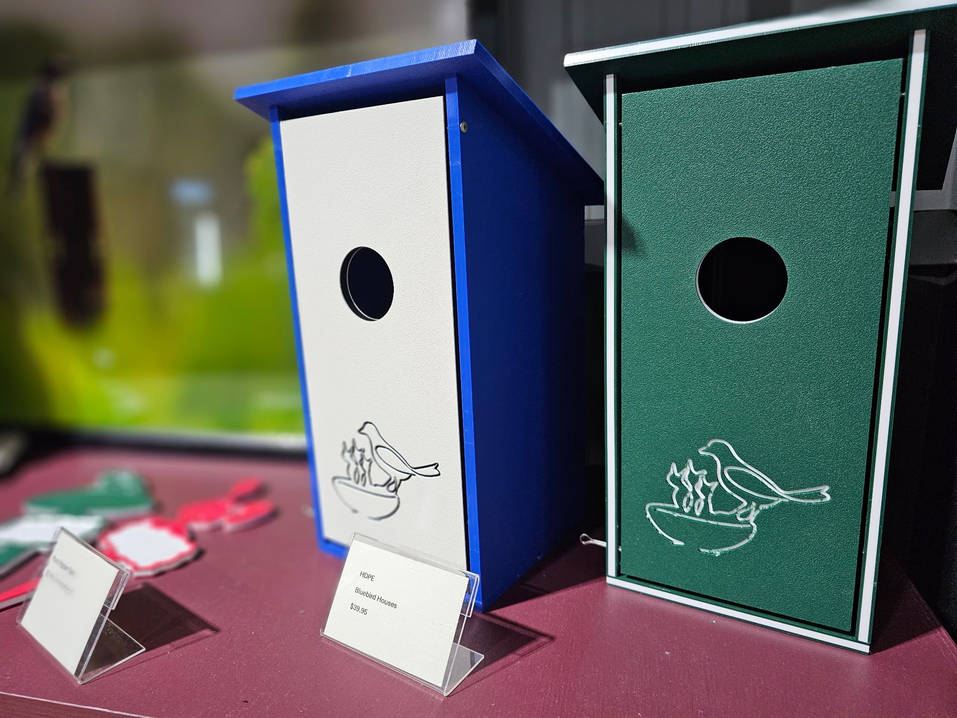 Blue Bird House, easy to clean