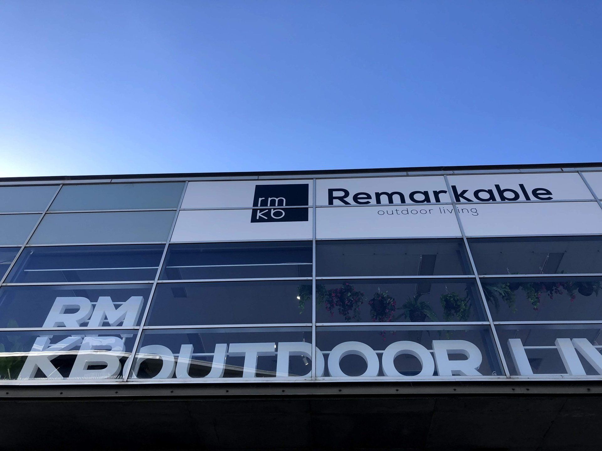 Outdoor Logo In A White Lightbox — Signage In Acacia Ridge, QLD