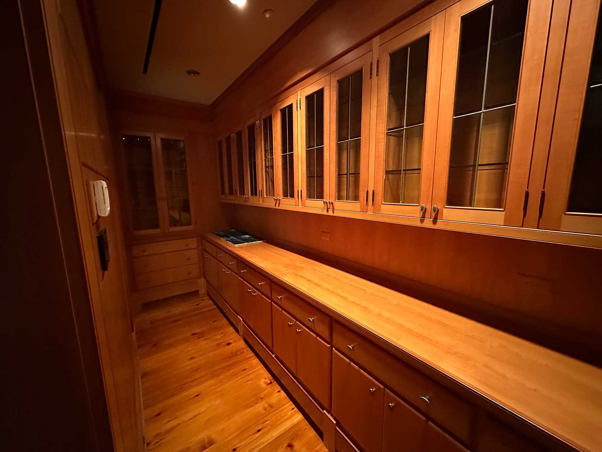 Cabinet 2