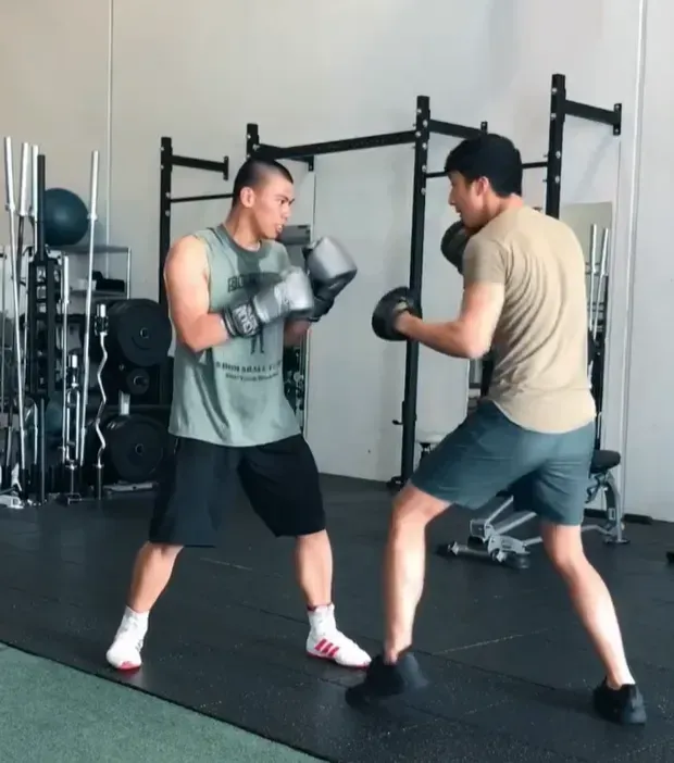 Boxing Private Lessons Vancouver BC focusing on one to one boxing training, boxing fundamentals, and boxing technique development. Boxing coach Vancouver offering boxing personal training and boxing conditioning workouts. Boxing Training New Westminster BC for beginners and advanced athletes. Boxing gym near Columbia Street with boxing coach and boxing personal trainer. Boxing private lessons New Westminster for sparring, padwork, and defense. Boxing fitness classes focused on endurance, confidence, and skill. Boxing gym and boxing studio with boxing mitt drills and sparring practice. Boxing training for fitness, self defense, and discipline. Boxing School Vancouver BC teaching boxing fundamentals, boxing combinations, and boxing defense. Boxing gym offering private boxing lessons and group boxing classes. Boxing sparring and boxing padwork sessions. Boxing instructor Vancouver for beginners and advanced students.