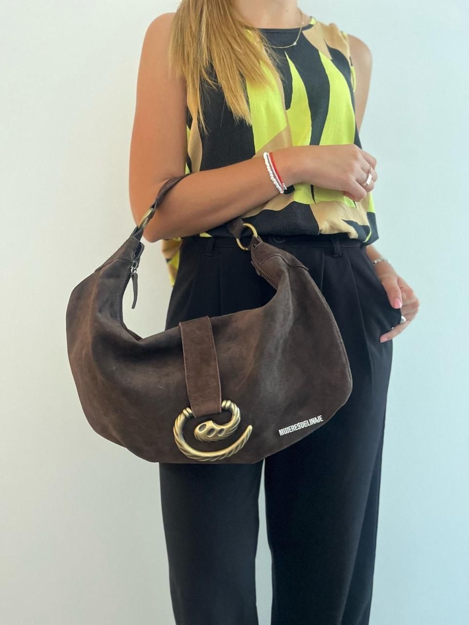 Cartera Mamba chocolate