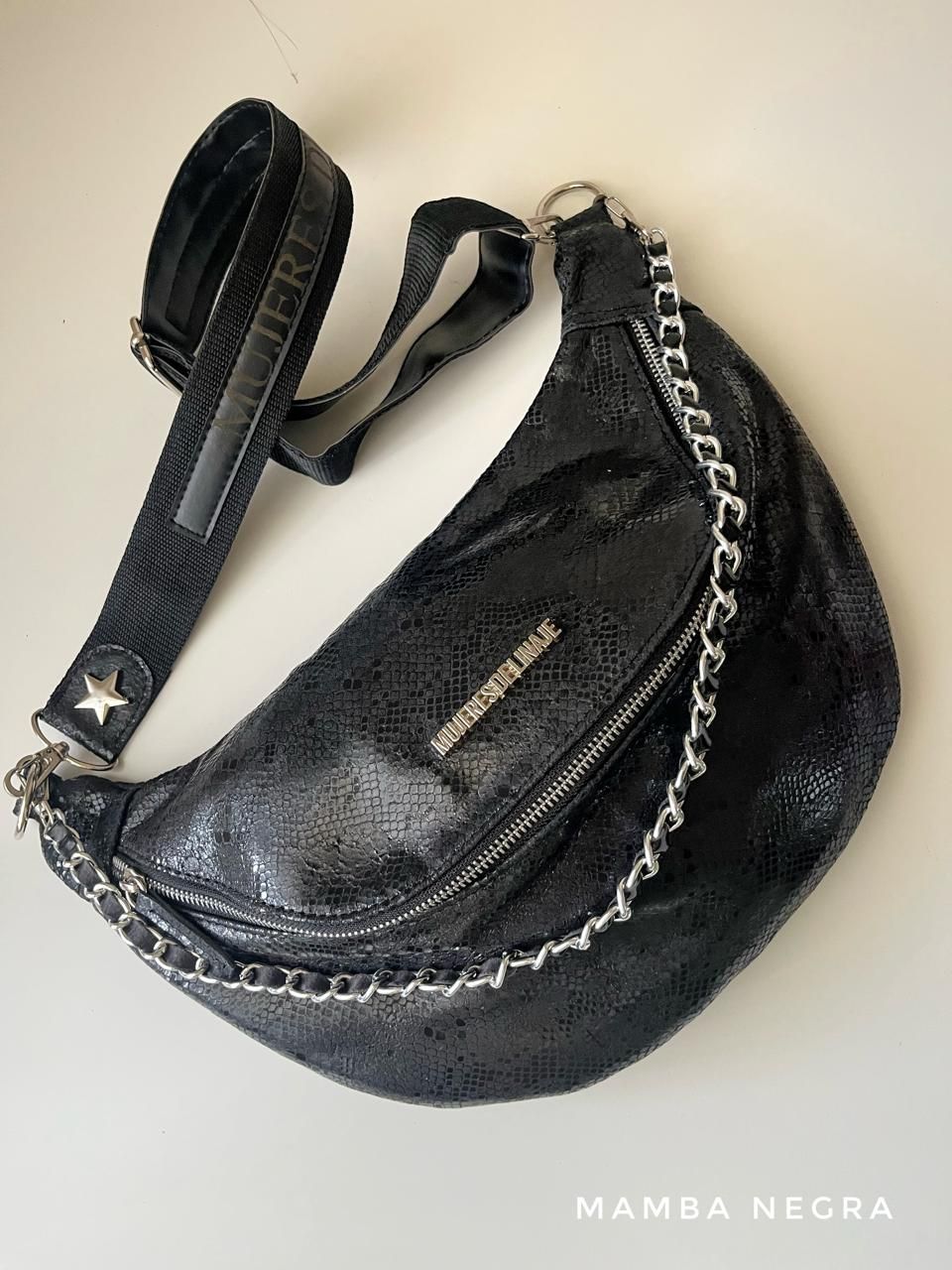 Riñonera Lola rock negra