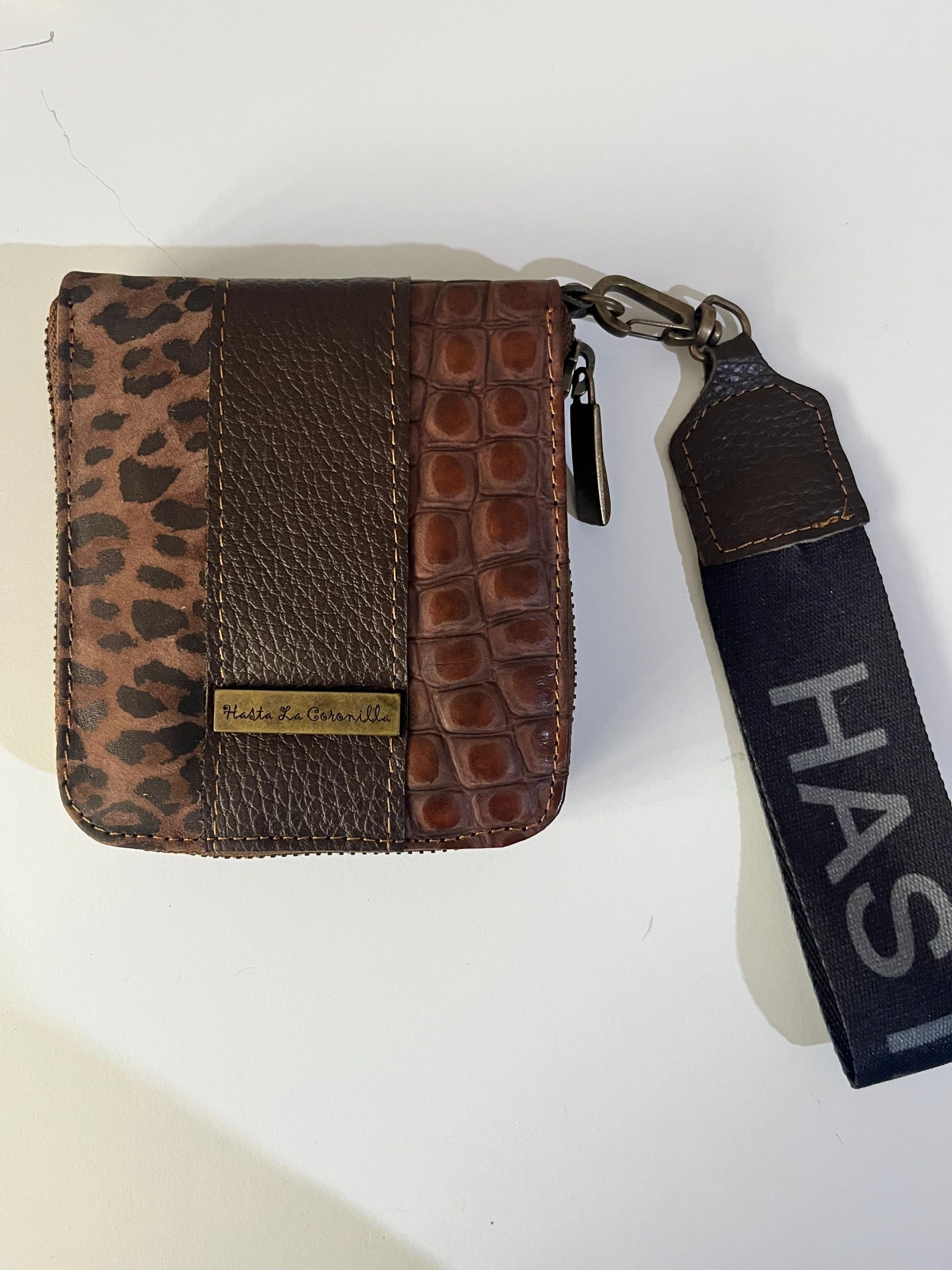 Billetera Mini print y chocolate