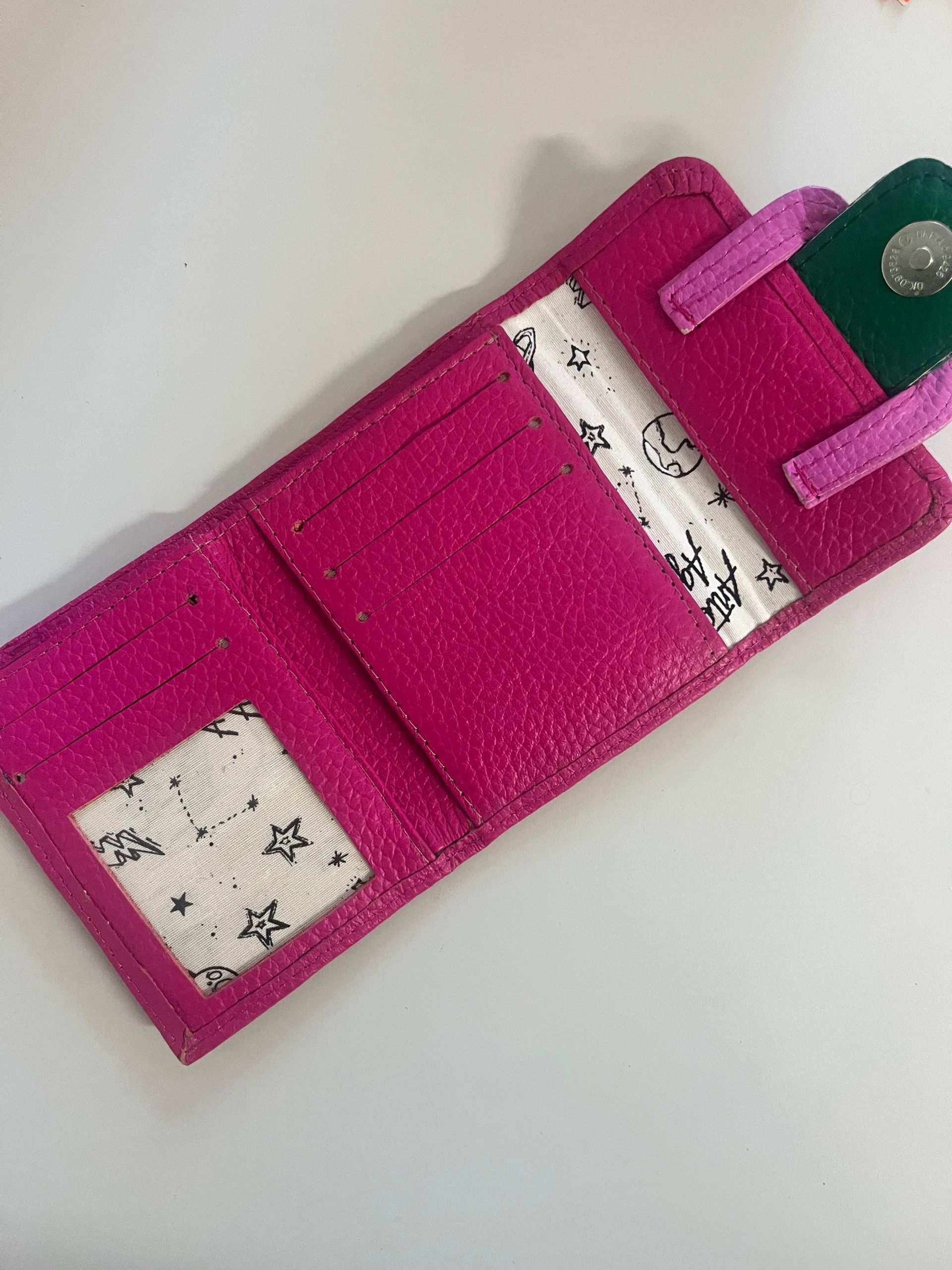 Billetera Jordania Fucsia