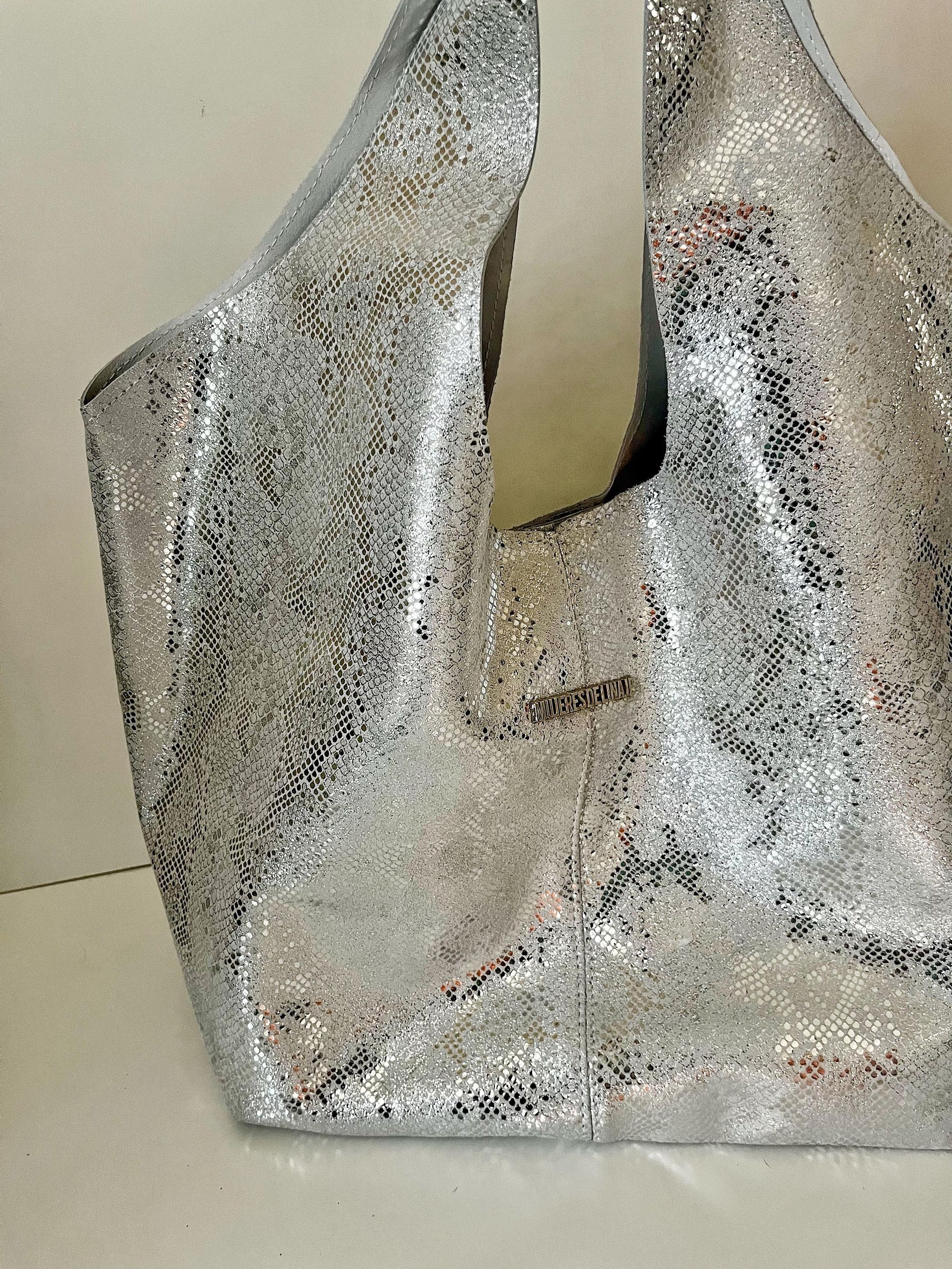 Cartera Lourdes plata