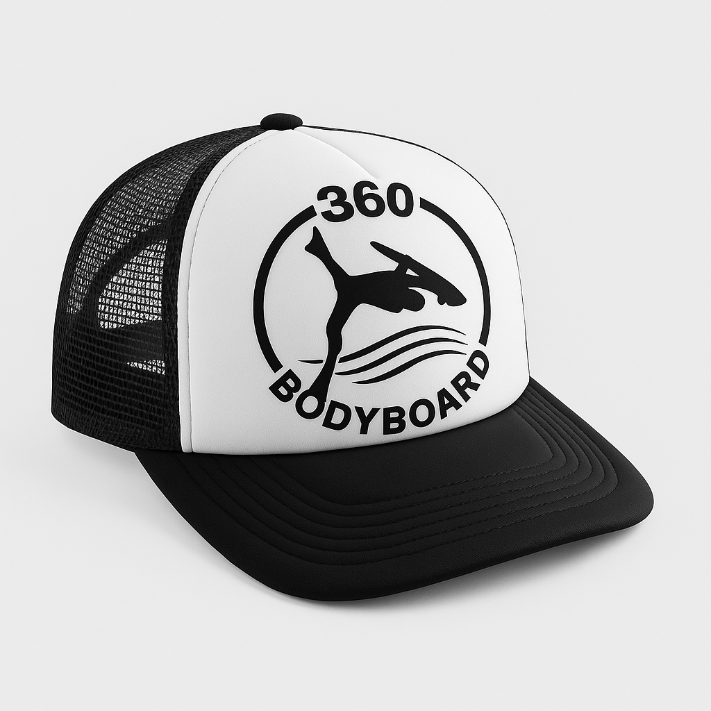 Boné trucker preto e branco com o logotipo de uma orca praticando bodyboard dentro de um círculo com a inscrição 
