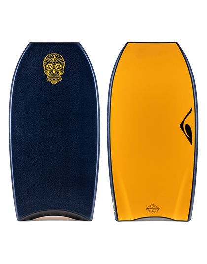 Prancha de bodyboard azul e dourada com desenho de caveira e logotipo.