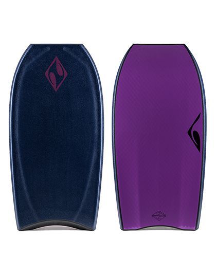 Prancha de bodyboard de dupla face: parte superior azul marinho, parte inferior roxa, logotipo em forma de diamante em cada lado.