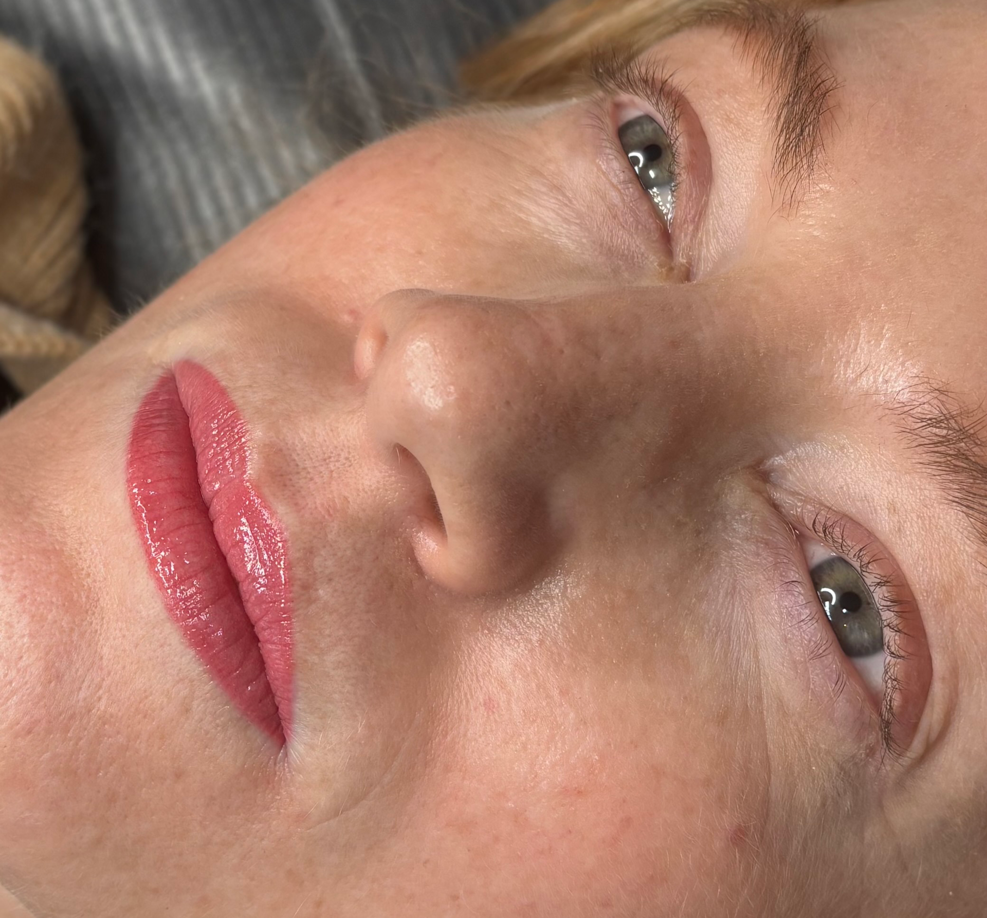 Permanent makeup for lips
