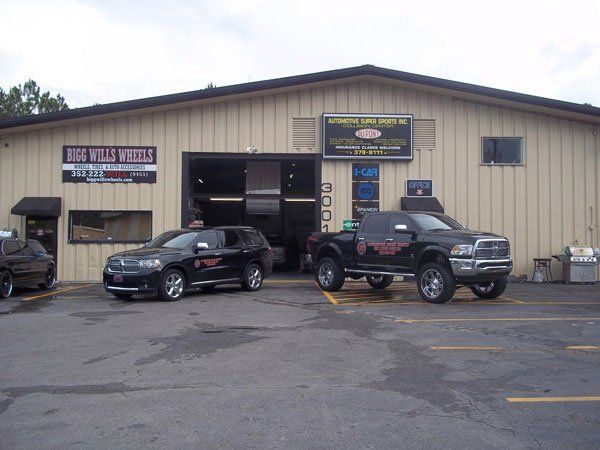 Exterior of auto shop 