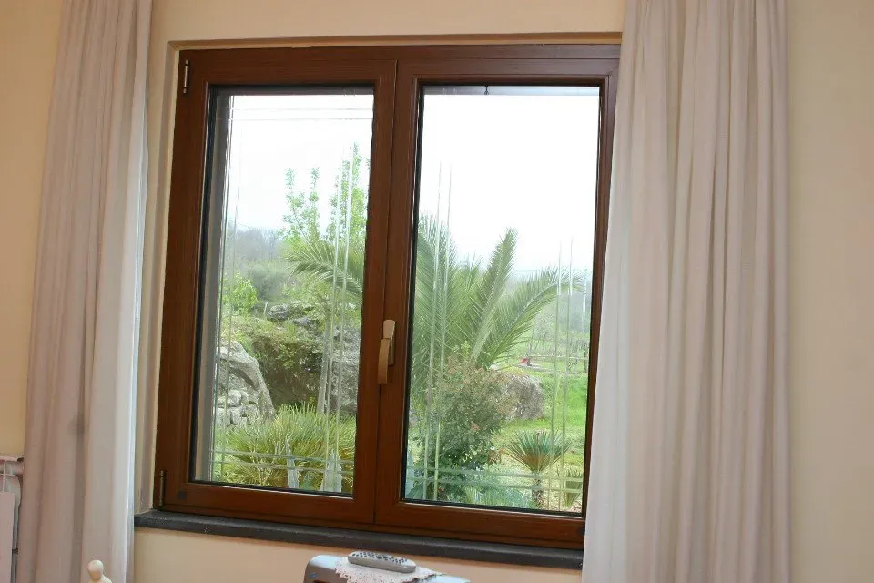 finestra in legno