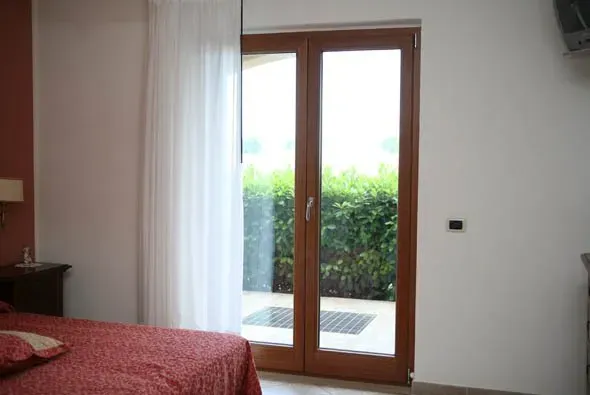 porta finestra in legno