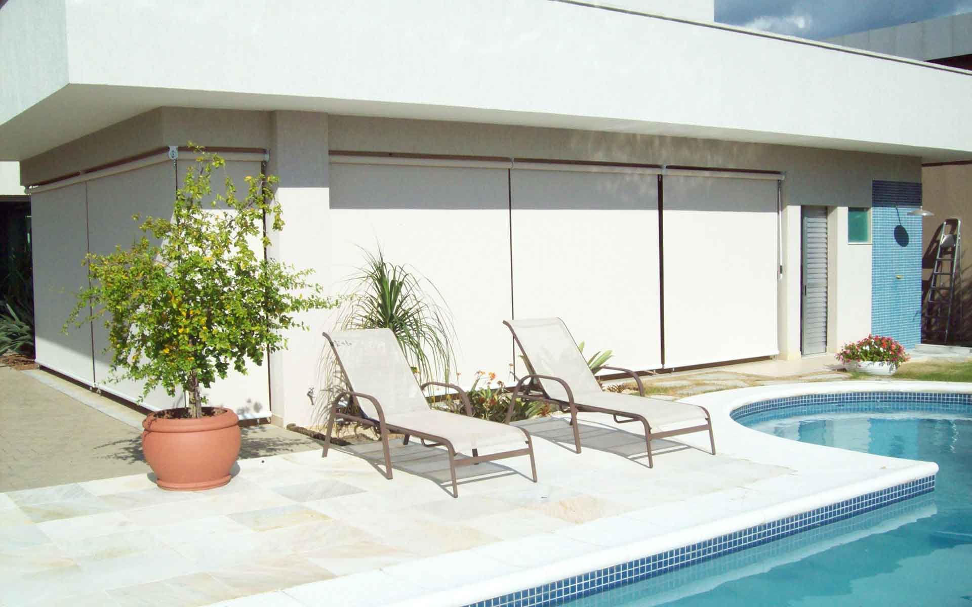 O toldo rolo é uma solução prática e moderna para proteção contra sol, vento e chuva leve, ideal para varandas, sacadas, janelas e áreas externas. Com acionamento manual ou motorizado, oferece conforto, privacidade e um visual elegante para o ambiente. Na DecorPrime, trabalhamos com toldos rolo sob medida, produzidos com materiais de alta qualidade e instalação profissional em São Paulo.