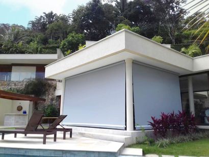 O toldo rolô para varanda é ideal para quem busca mais conforto, proteção solar e sofisticação para o ambiente. Com design moderno e funcional, ajuda a reduzir o calor, controlar a luminosidade e trazer mais privacidade para a varanda. A DecorPrime oferece toldos rolô sob medida, com materiais de alta qualidade, opções motorizadas e instalação profissional em São Paulo.