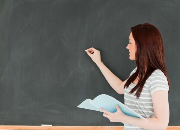 insegnante alla lavagna