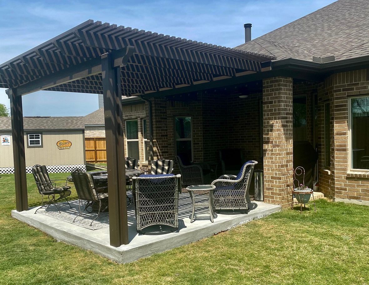 Contemporary aluminum pergola in Selma patio cover with HOA-approved design