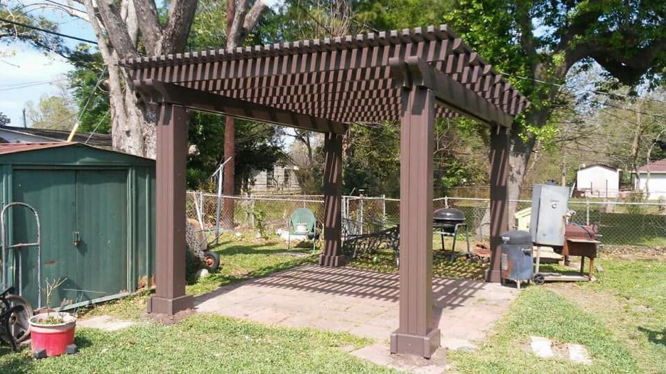 Modern aluminum pergola in Universal City outdoor entertaining space