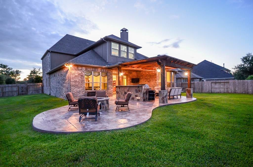 Durable metal pergola in Shavano Park luxury home outdoor area