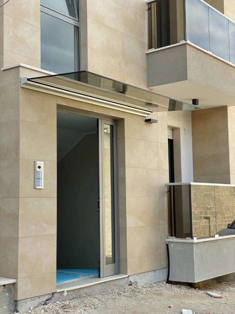 pensilina in vetro per esterni