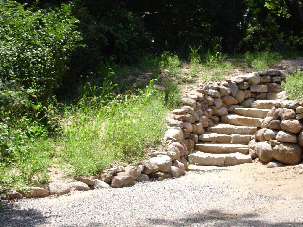Stone wall — South Bend , IN — Fuerbringer Landscaping & Design