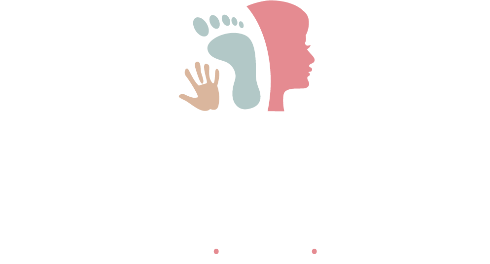 Une silhouette d'une tête de femme avec une empreinte de pied et une main.