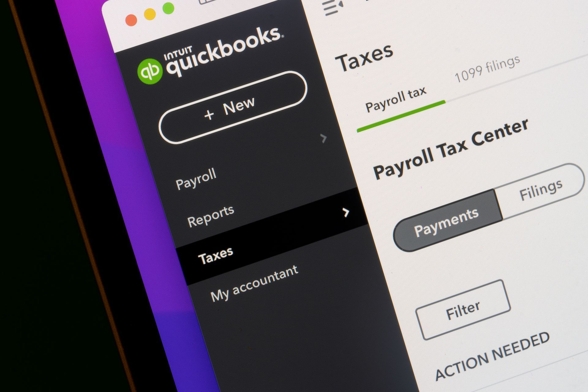 QuickBooks Payroll Tax Center screen with left sidebar and tabs for payments, filings, and filters
