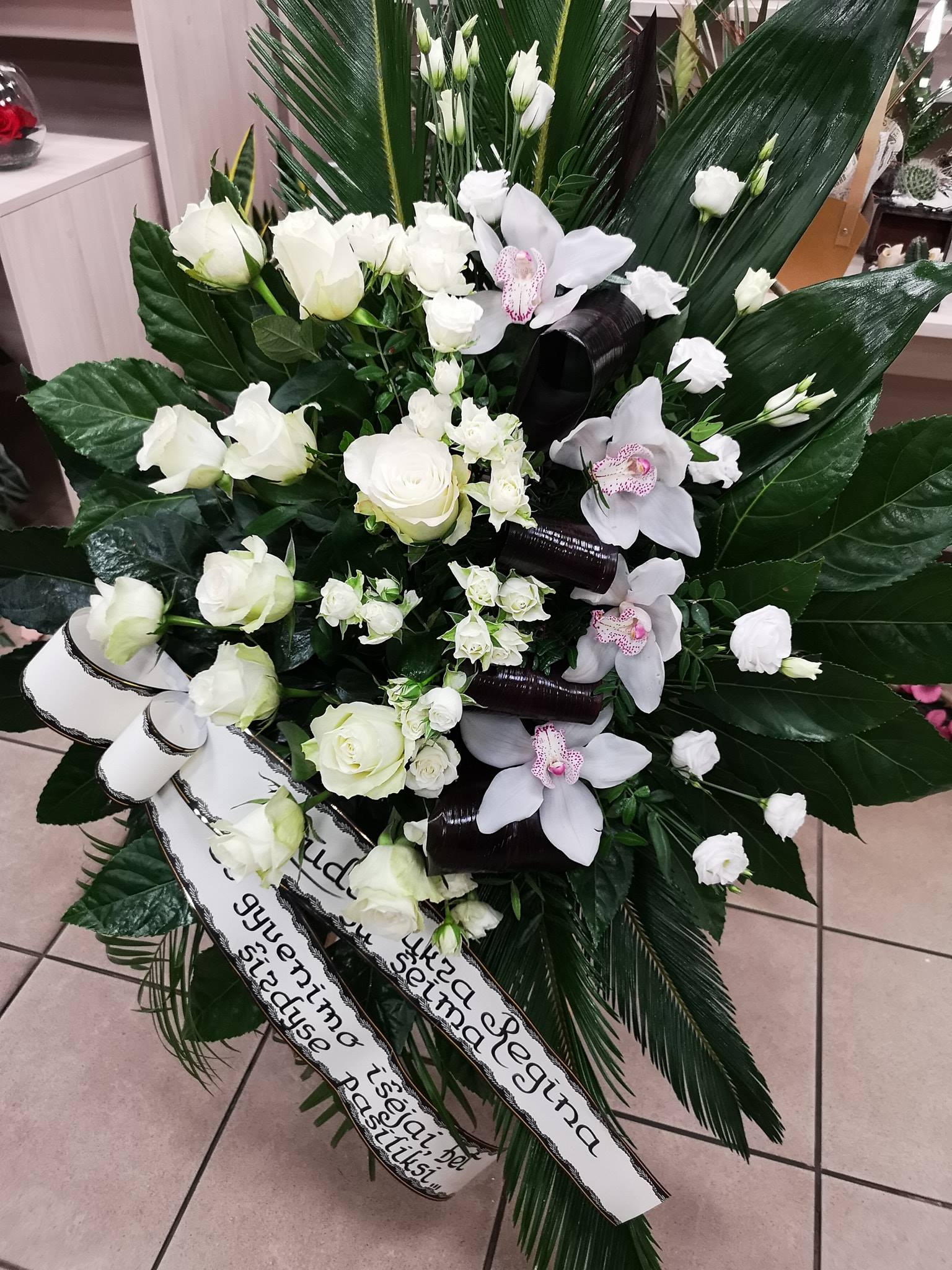 Gedulo vainikai, puokštės