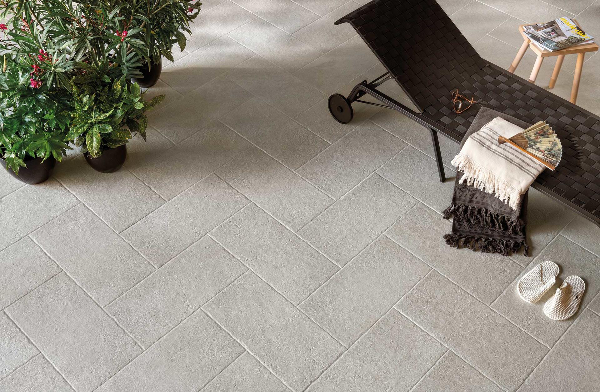 pavimento con gres effetto cemento