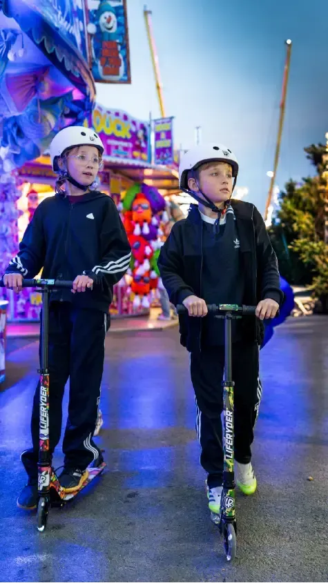 2 Wheel Scooter with LED light up wheels