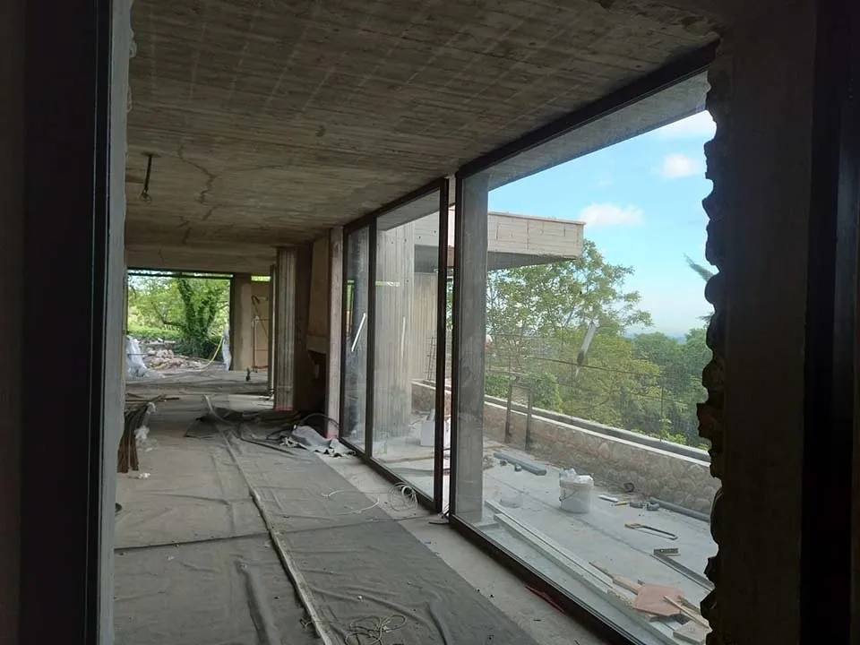 vetrate di un magazzino