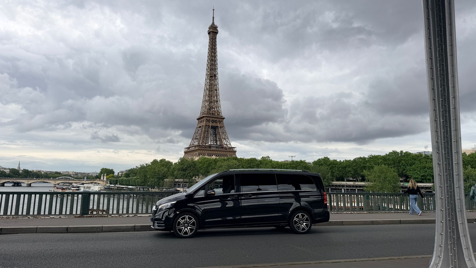 Taxi Amsterdam to Paris
