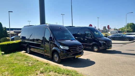 Chauffeur Service Amsterdam van ADT Taxi Amsterdam - groepsvervoer amsterdam