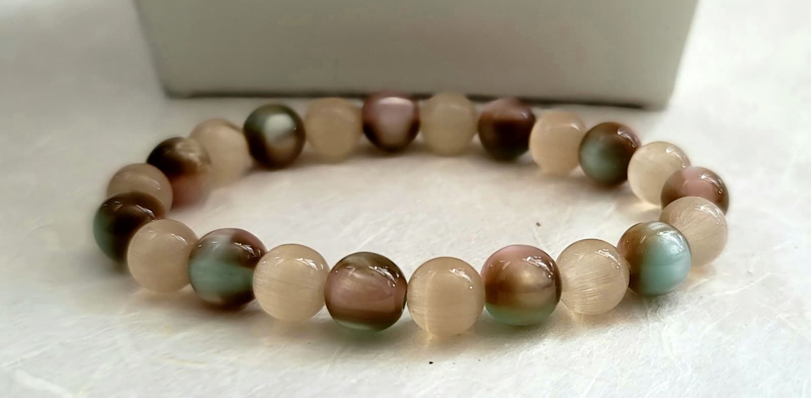 Two-Tone Agate Stone Bracelet – Naturally Balanced Color & Calm Energy