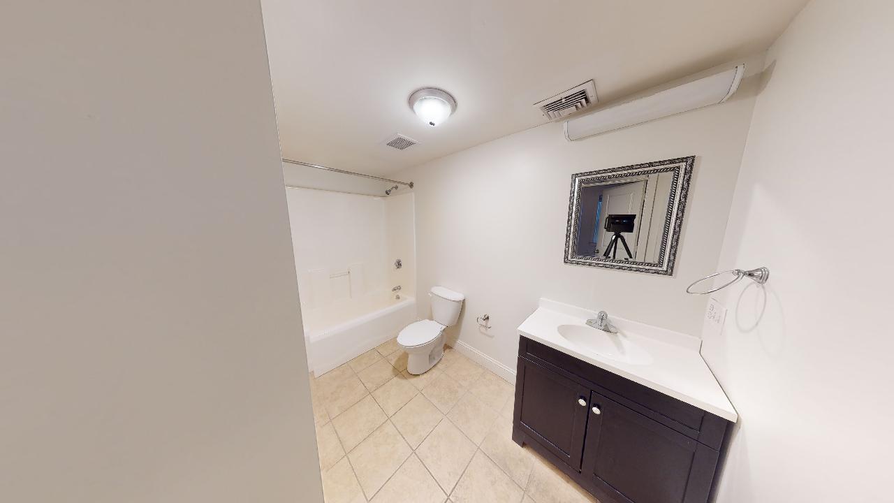 BOSTONIAN SHOE LOFTS - -Bathroom