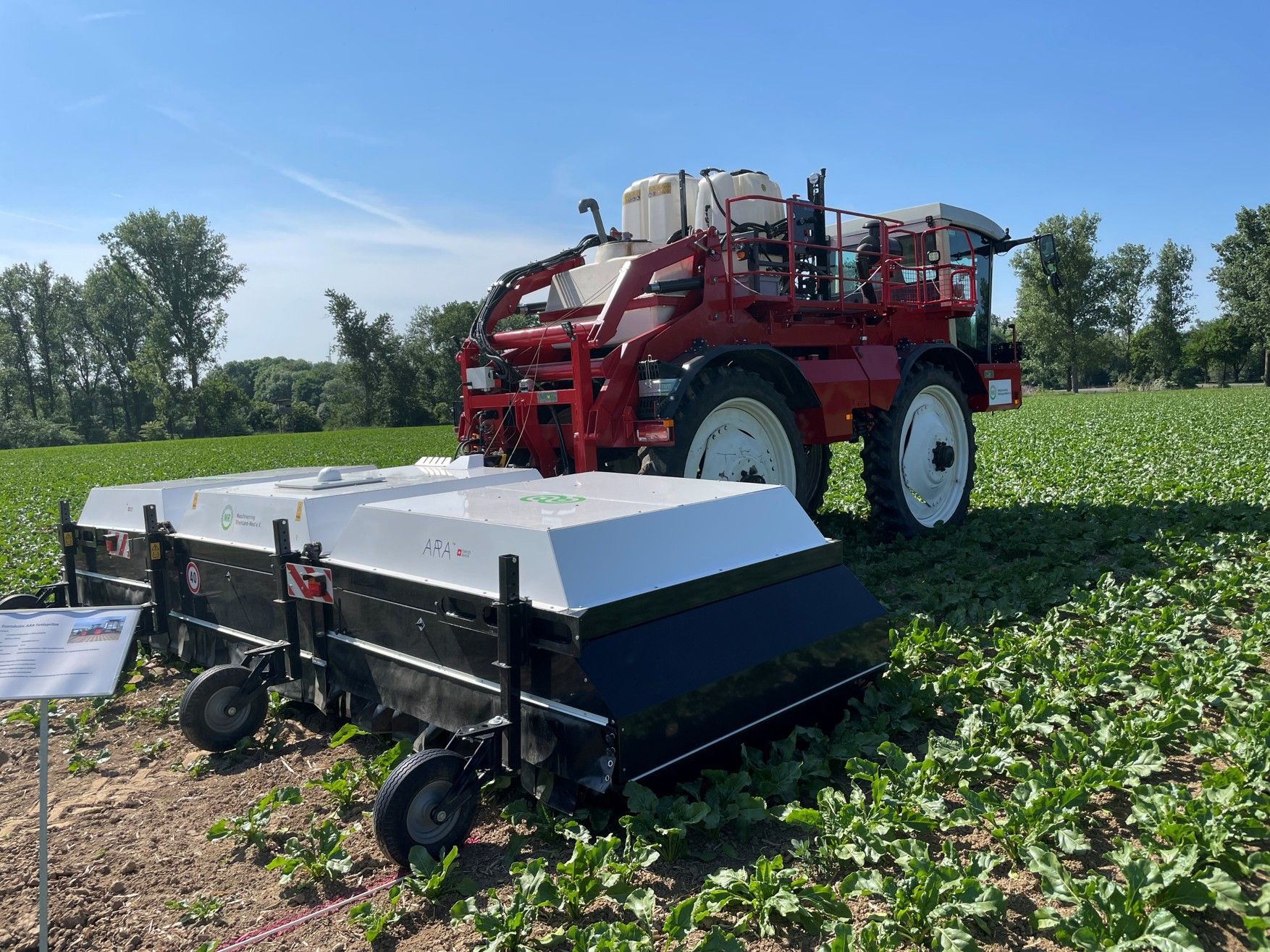 Ein John Deere Monitor mit einem grünen Bildschirm