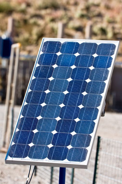 dettaglio pannello solare in manutenzione fotovoltaico in Campania