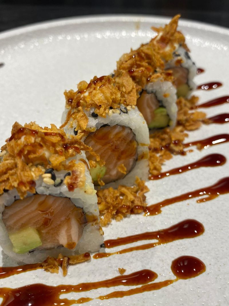 dragon roll sushi