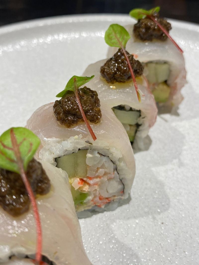 sushi avocado