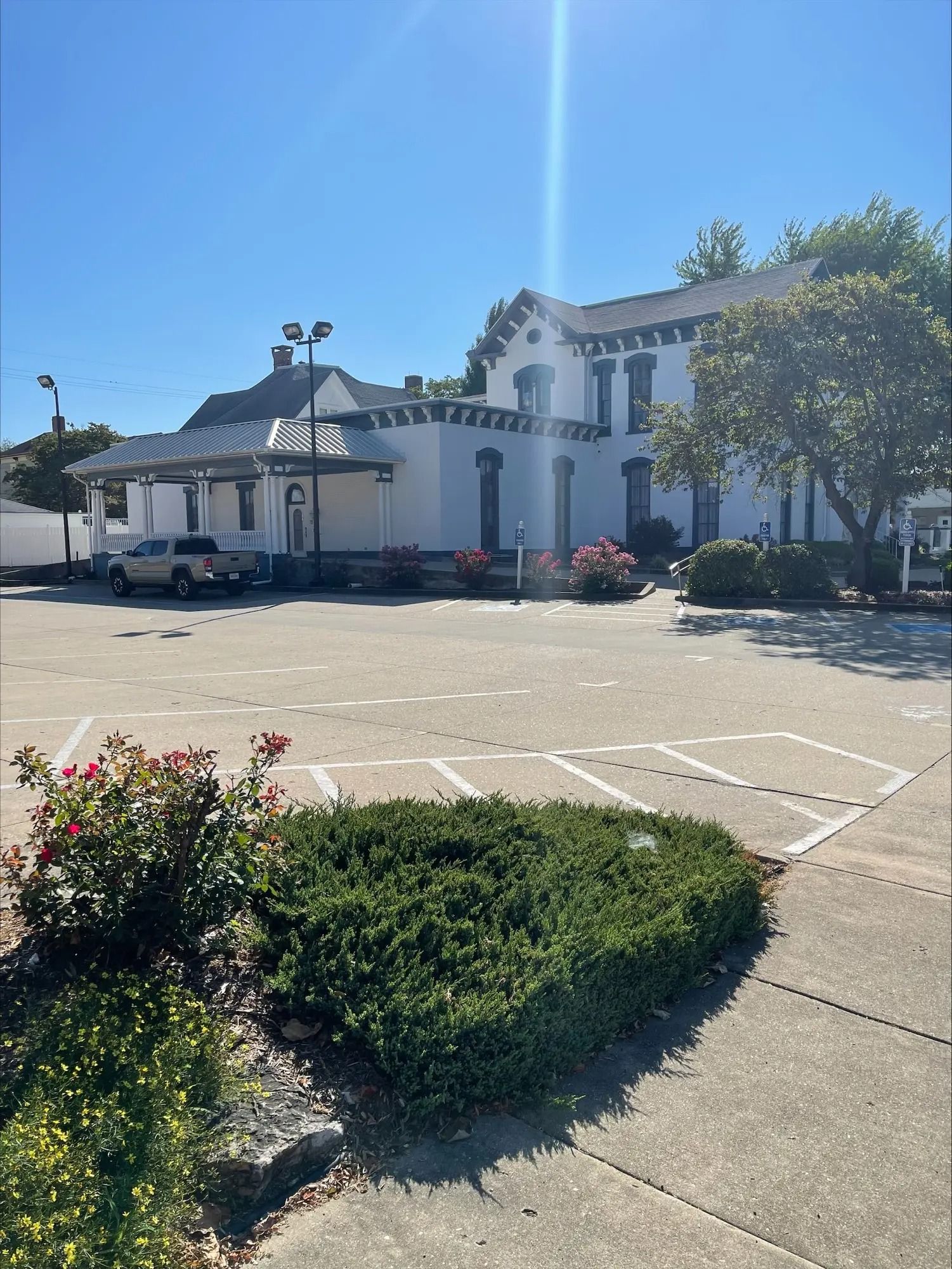 Exterior view of Goodwin-Sievers Family Funeral Home Vincennes, IN