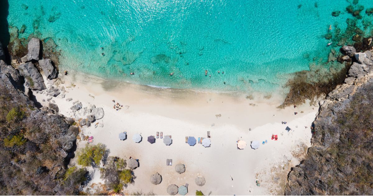 THE BEST BEACHES ON 
CURACAO FOR THE 
WHOLE FAMILY - Kleine Knip Curacao