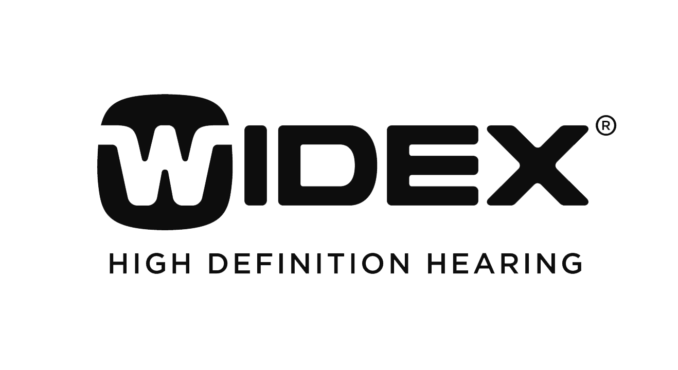 Logo Widex con testo "HIGH DEFINITION HEARING". Testo nero su sfondo bianco.