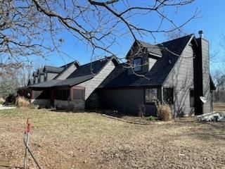 Angle of painted house