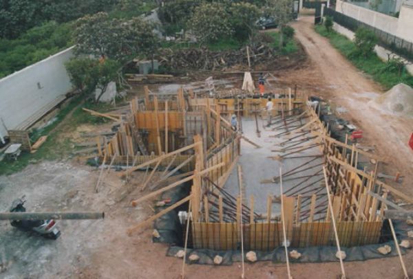 realizzazione di una piscina privata