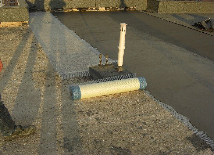 lavoro di impermeabilizzazione su un ambiente esterno