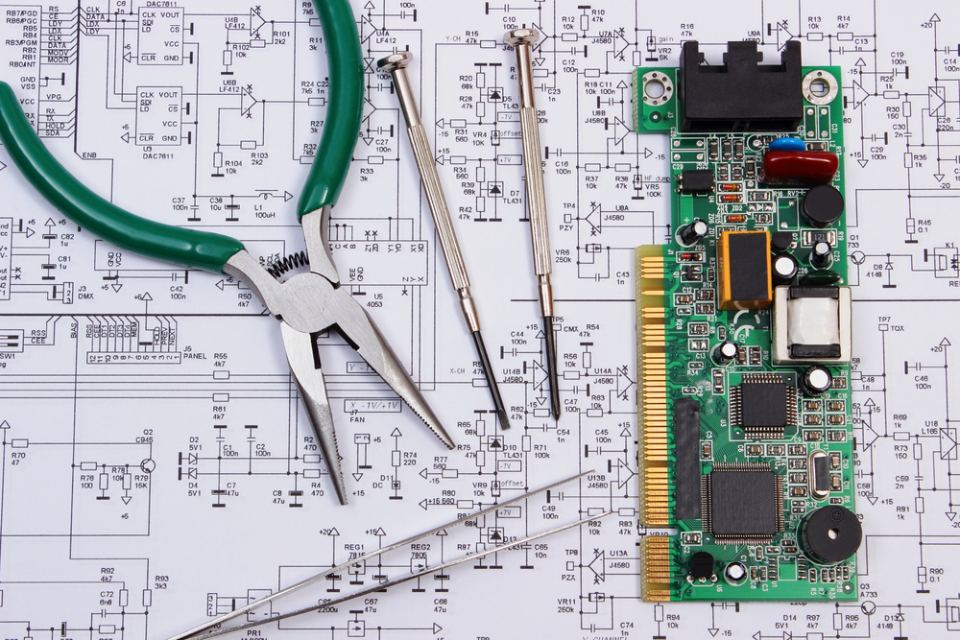 Utensili per riparazioni di elettrotecnica